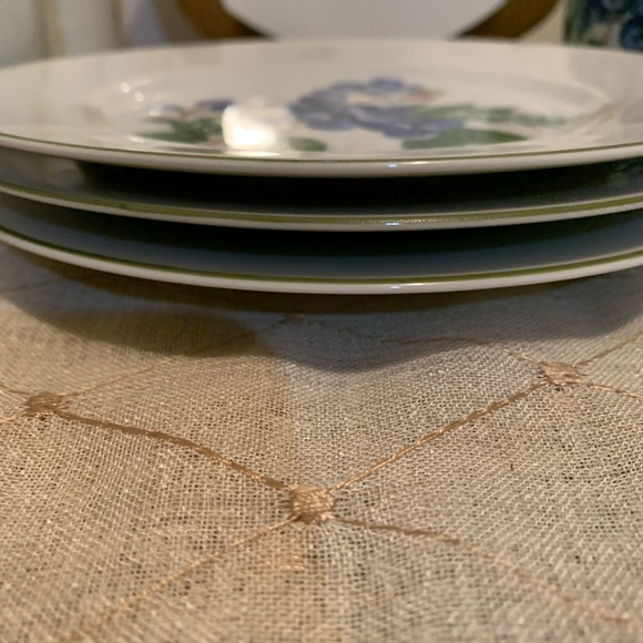 8 pc mug and desert plate set with blueberry motif - Picture 6 of 9